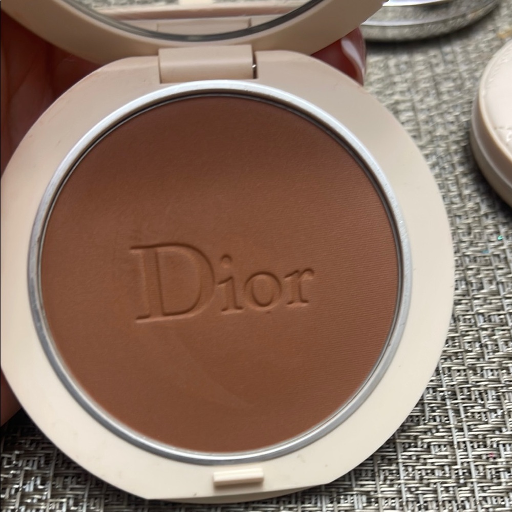 Dior Forever 07 Golden Bronze (No Box)!!